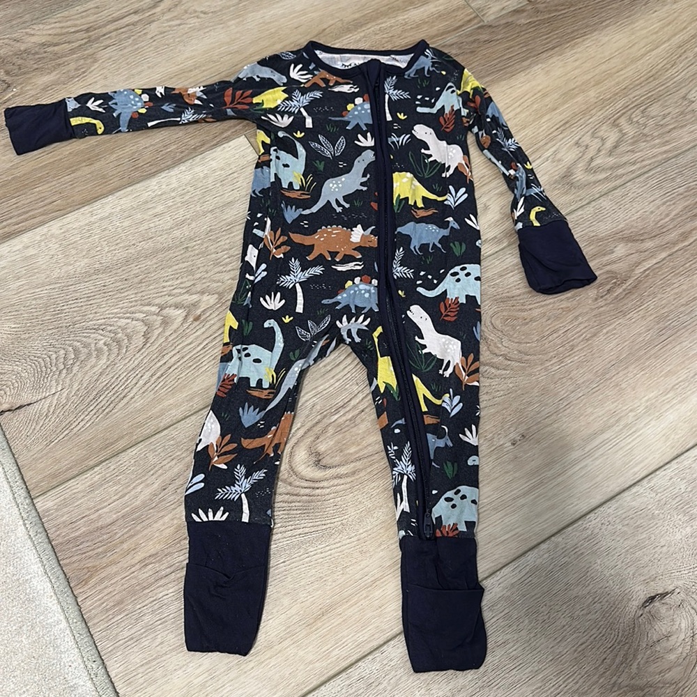 LITTLE SLEEPIES DINO PRINT PIJAMAS (Jurassic jungle)